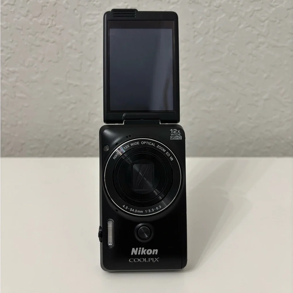 Nikon COOLPIX S6900 Black Digital Camera